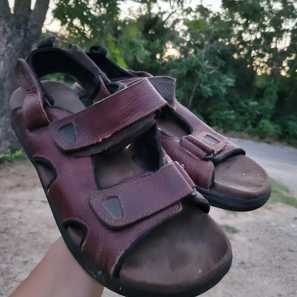 EARTH SHOE Sandals Men Size 10.5 Fisherman Brown Leather Strap Comfort Adjusting